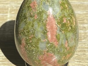 Magnifique oeuf en Unakite
