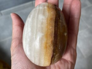 Magnifique Oeuf en Onyx Marbre