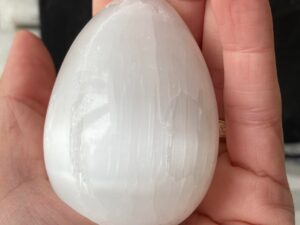 Oeuf selenite blanche